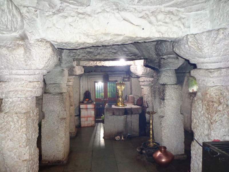 sanctum sanctorum Gabhara Raireshwar temple